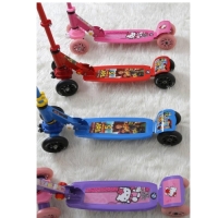 اسکوتر چهرچرخ x3چراغدار تحمل وزن ۹۵کیلو